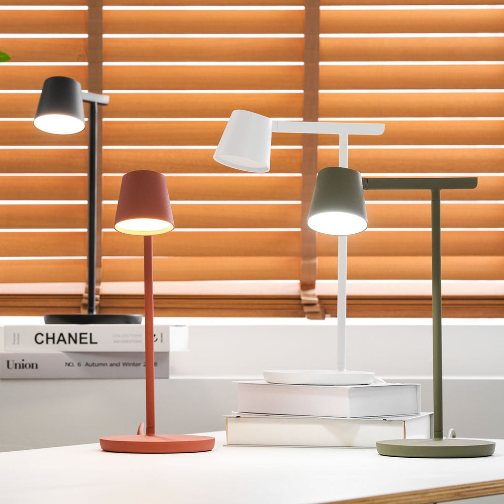 Kärnbordslampa — kompakt modern profil