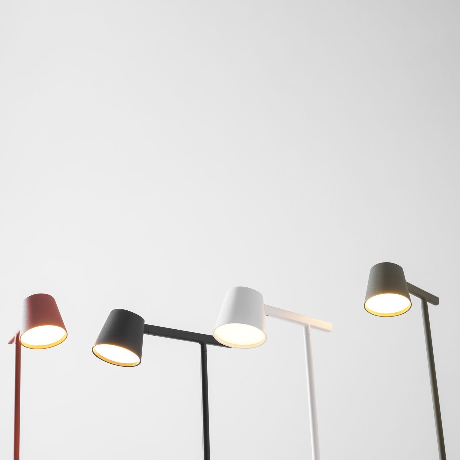 Kärnbordslampa — kompakt modern profil