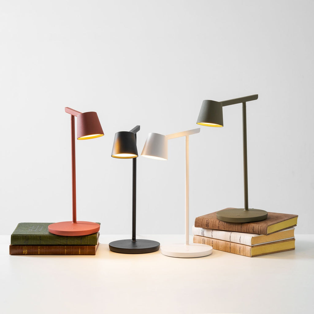 Kärnbordslampa — kompakt modern profil