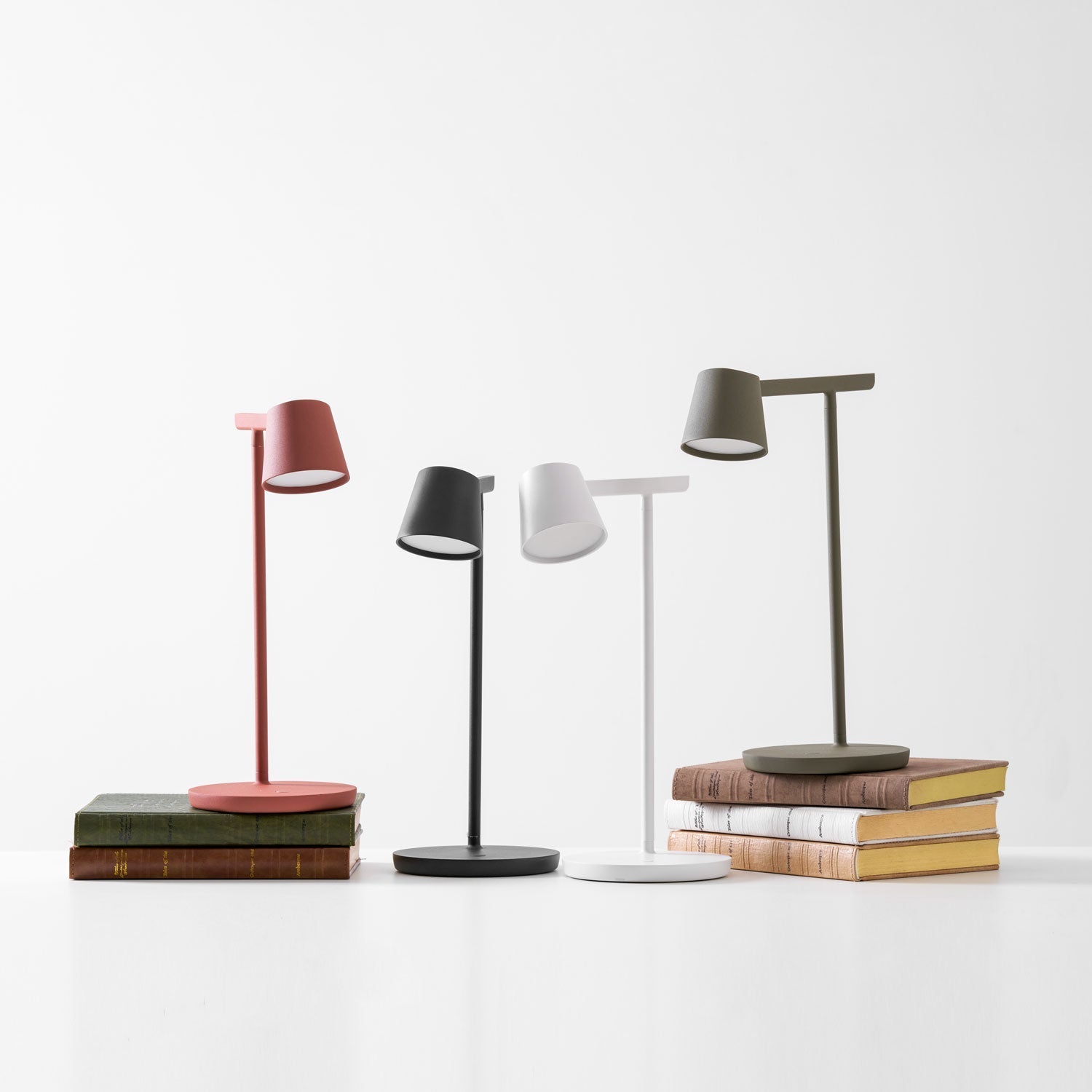 Kärnbordslampa — kompakt modern profil