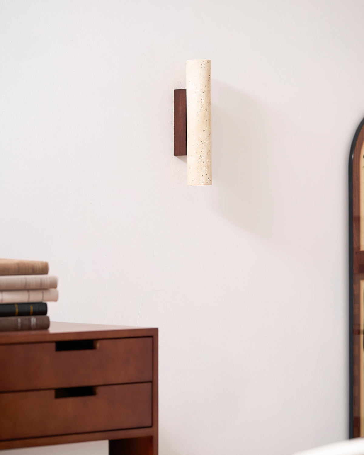 Solis Column Wall Lamp — Minimal Cylindrical Form