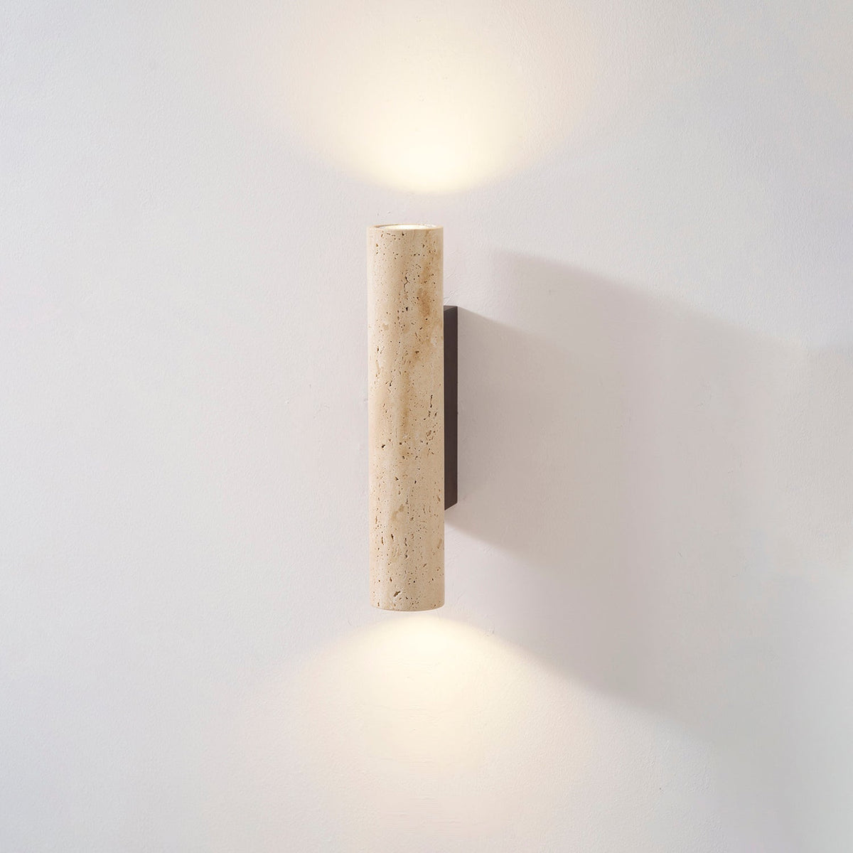 Solis Column Wall Lamp — Minimal Cylindrical Form