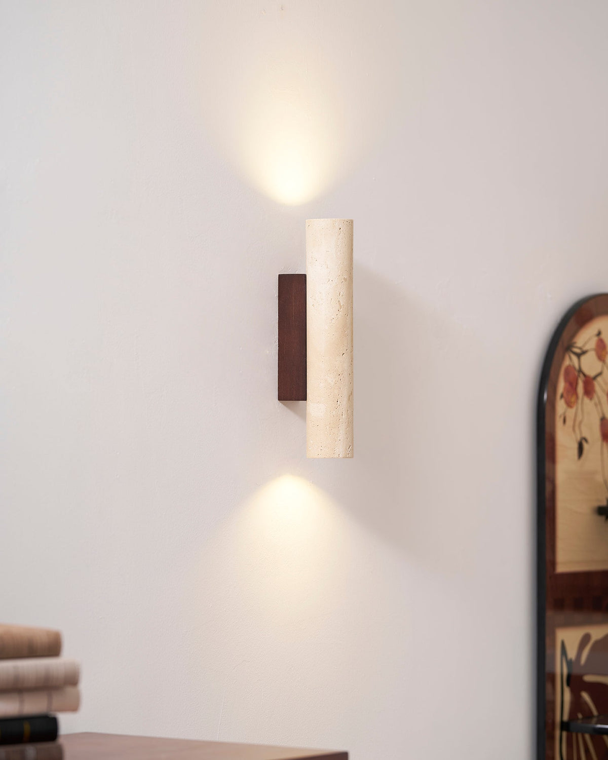 Solis Column Wall Lamp — Minimal Cylindrical Form