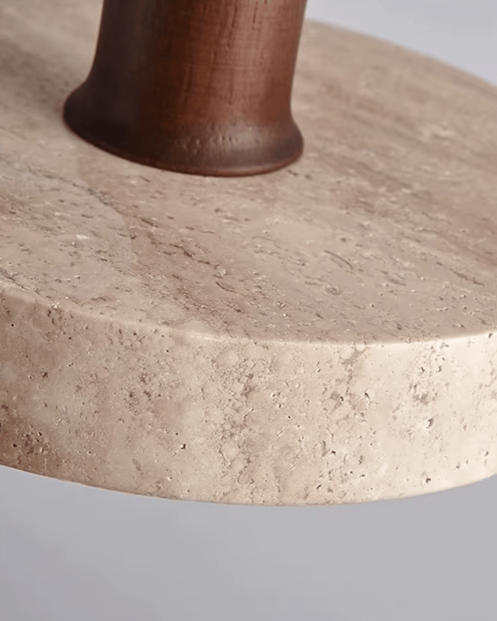 Kira Elegant Travertin Hengelampe Naturlig Steinfinish