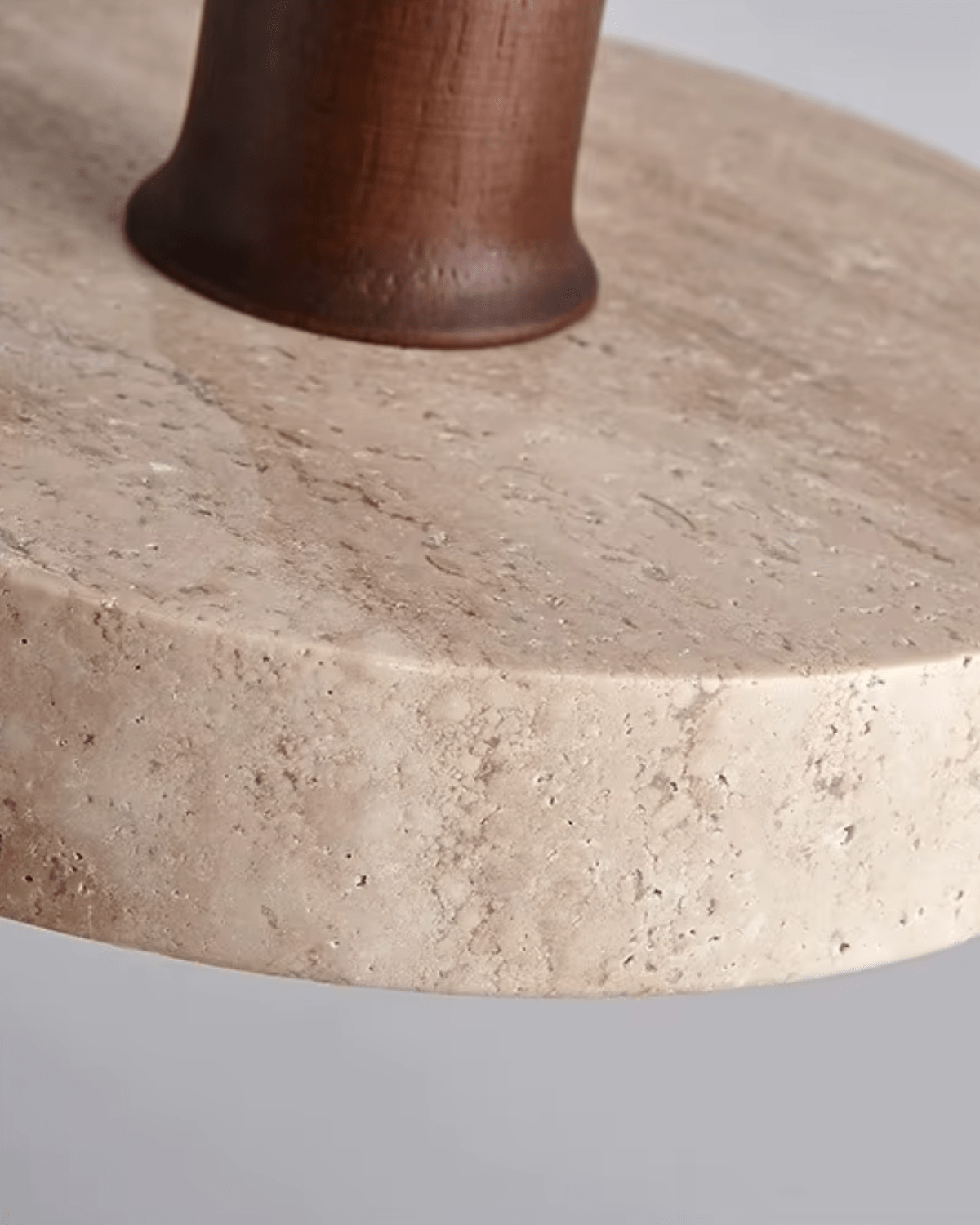 Kira Elegant Travertin Hengelampe Naturlig Steinfinish