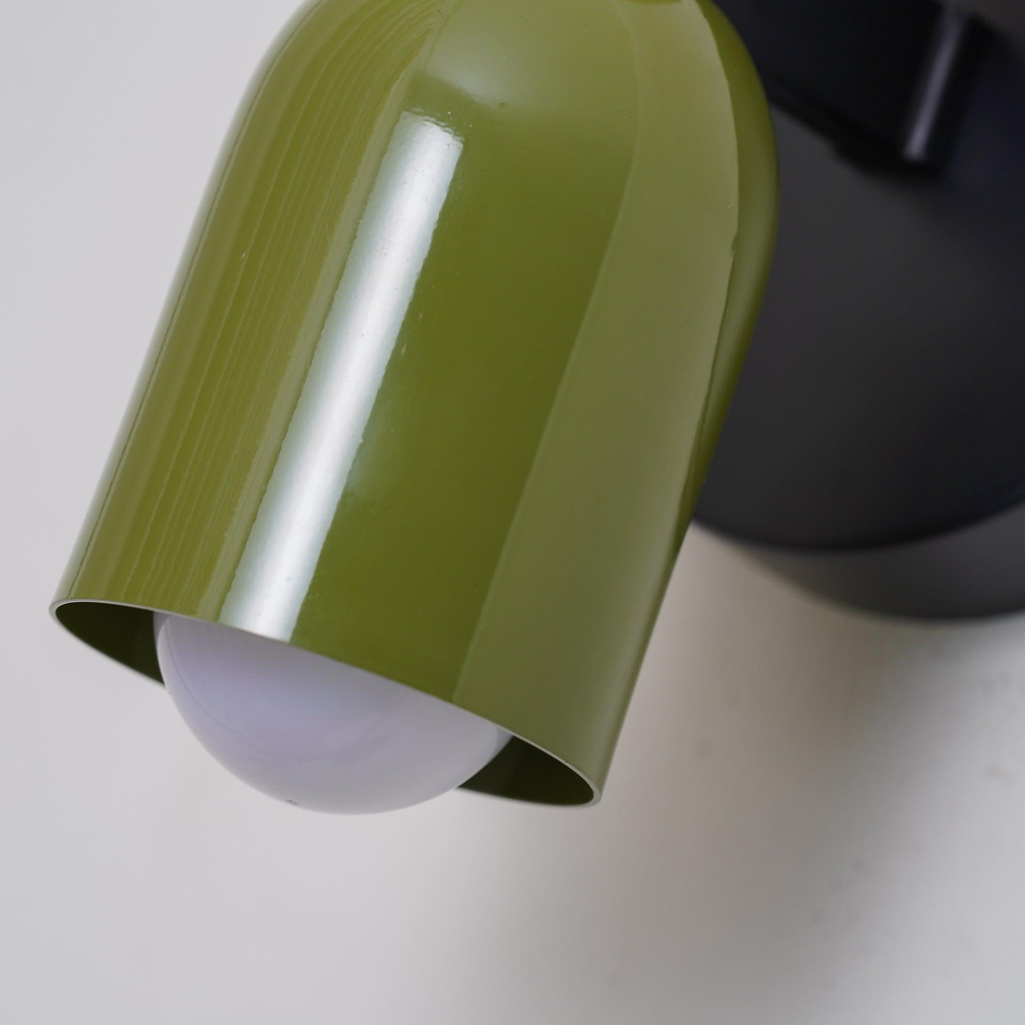 Nástěnné svítidlo Couleur Double Plug In — svítí nahoru i dolů, vodorovná nebo svislá montáž