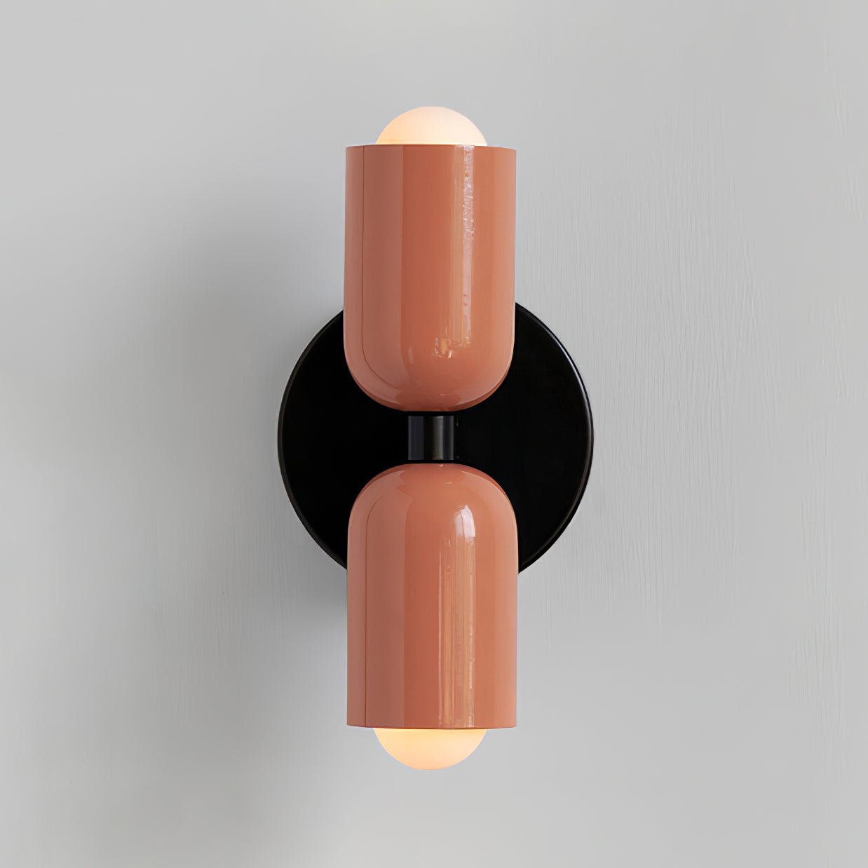 Nástěnné svítidlo Couleur Double Plug In — svítí nahoru i dolů, vodorovná nebo svislá montáž