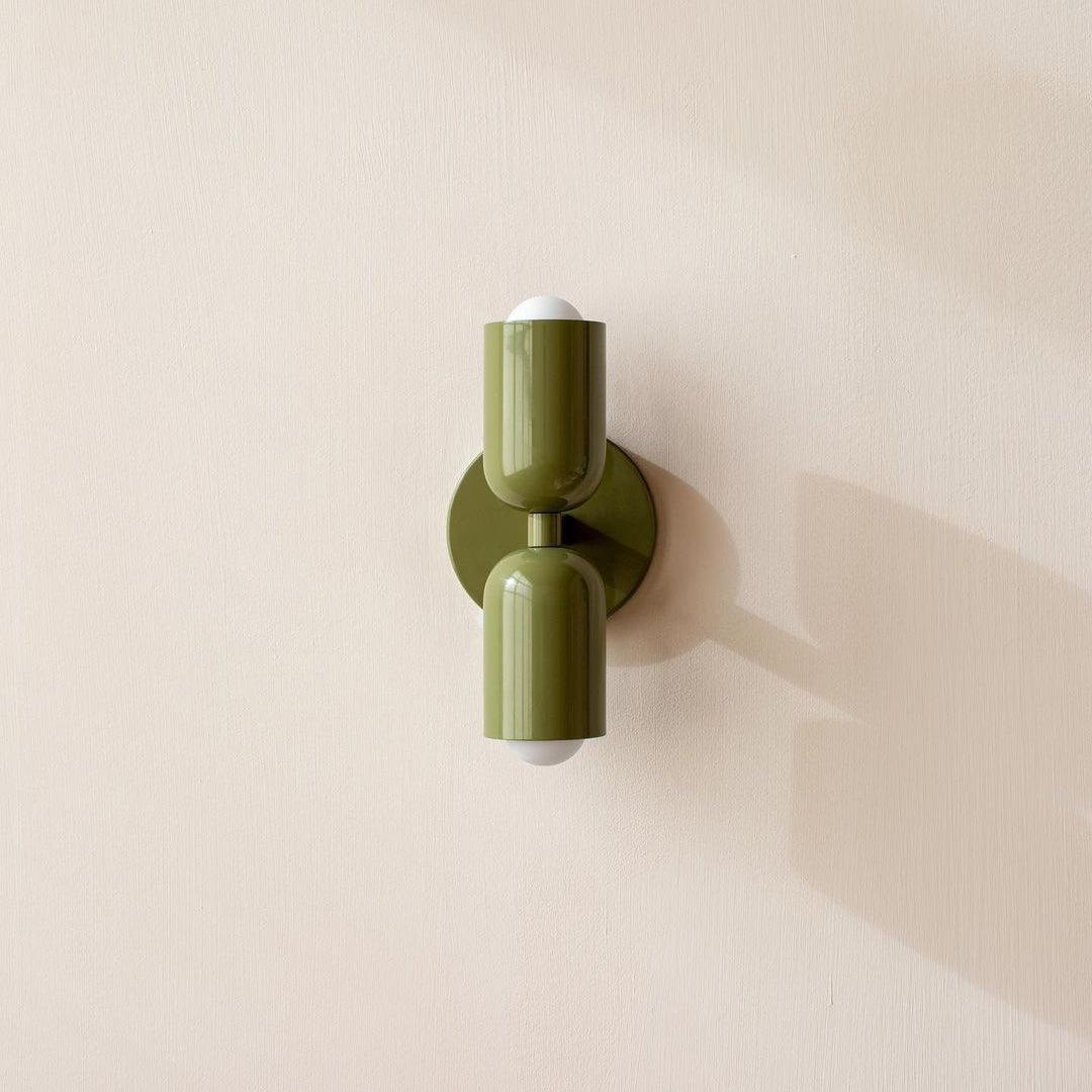 Nástěnné svítidlo Couleur Double Plug In — svítí nahoru i dolů, vodorovná nebo svislá montáž