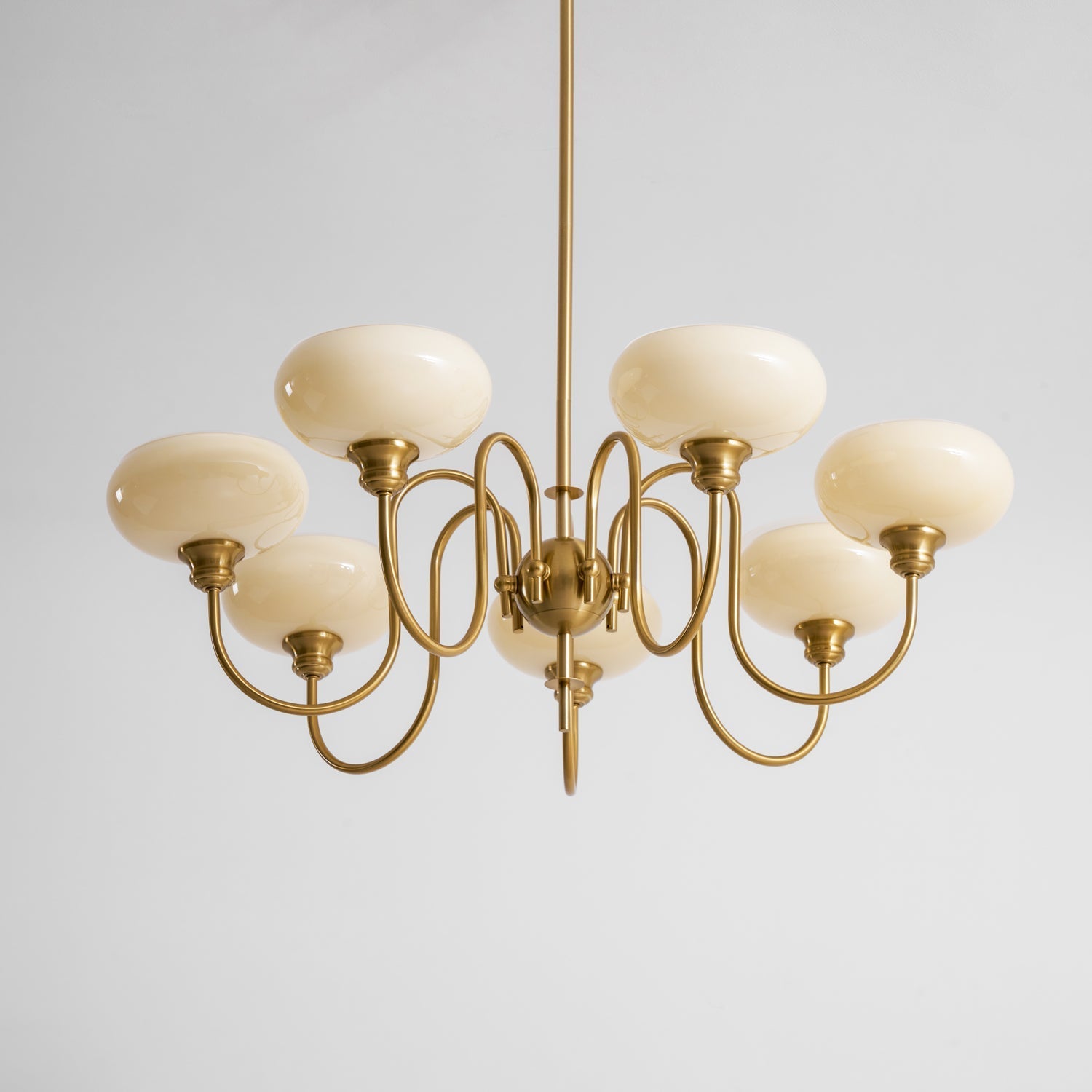 Krämig persimonljuskrona — varma bärnstens- och elfenbenstoner