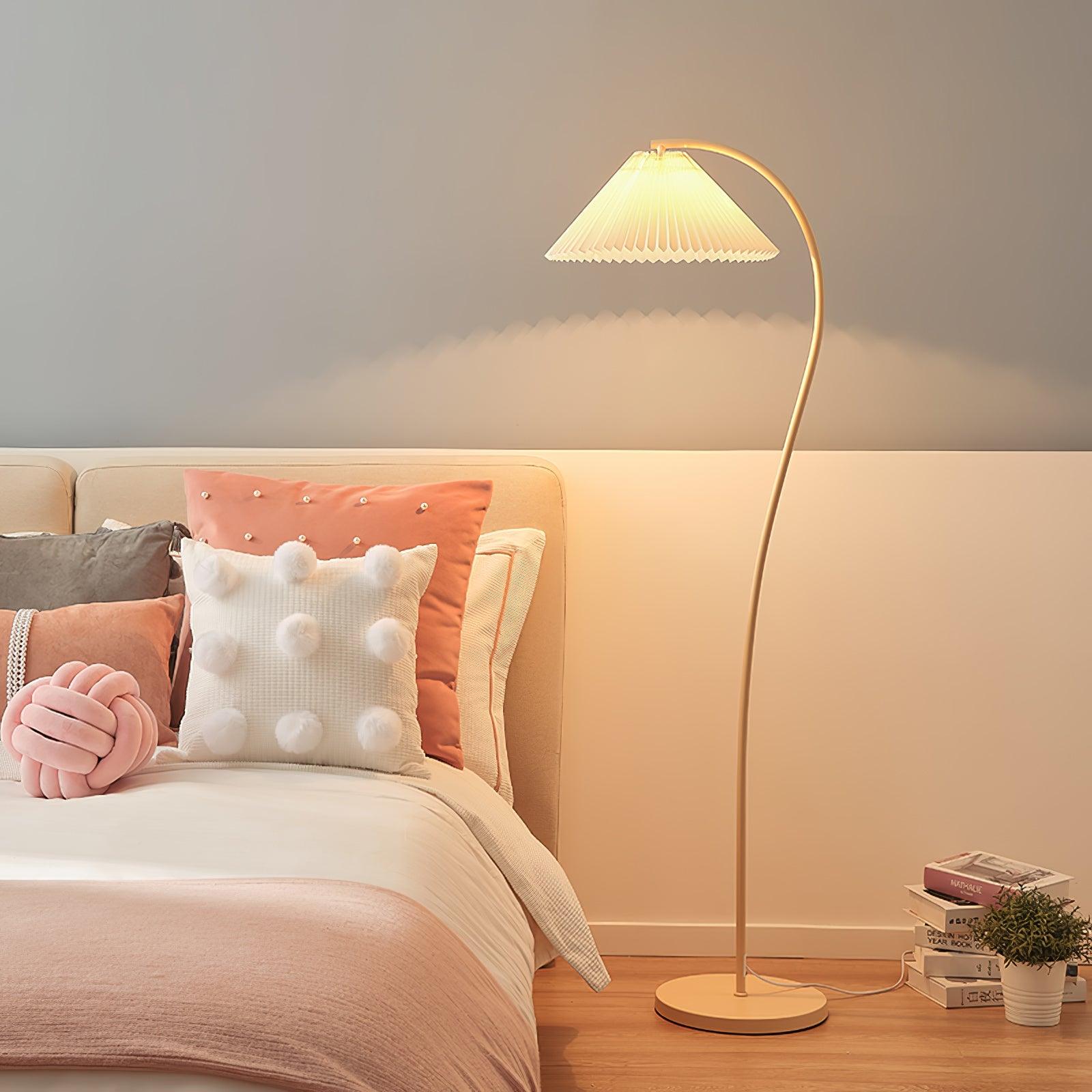Crescini weiche, plissierte Stehlampe