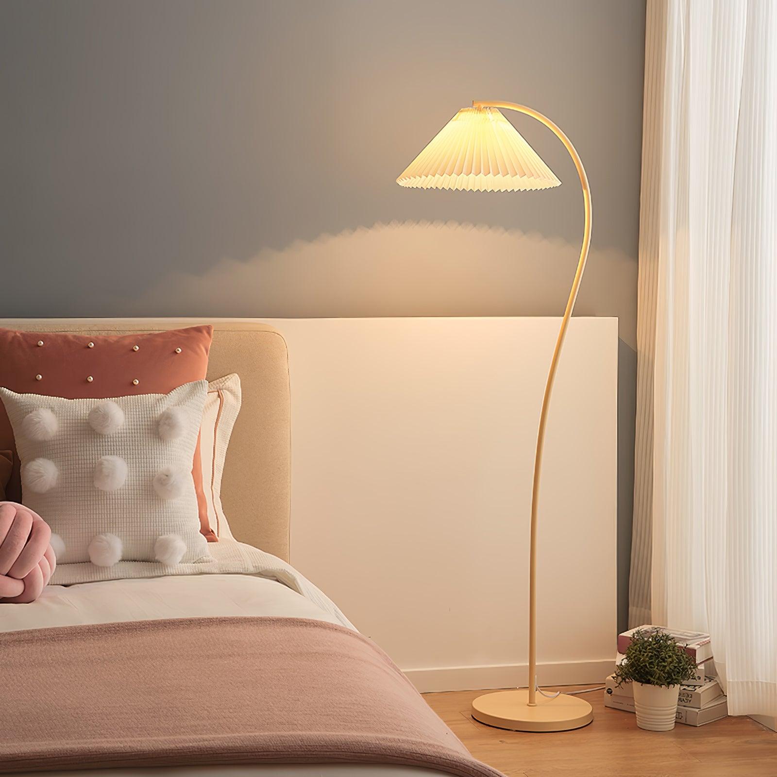 Crescini weiche, plissierte Stehlampe