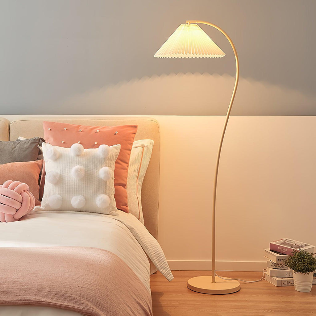 Crescini weiche, plissierte Stehlampe