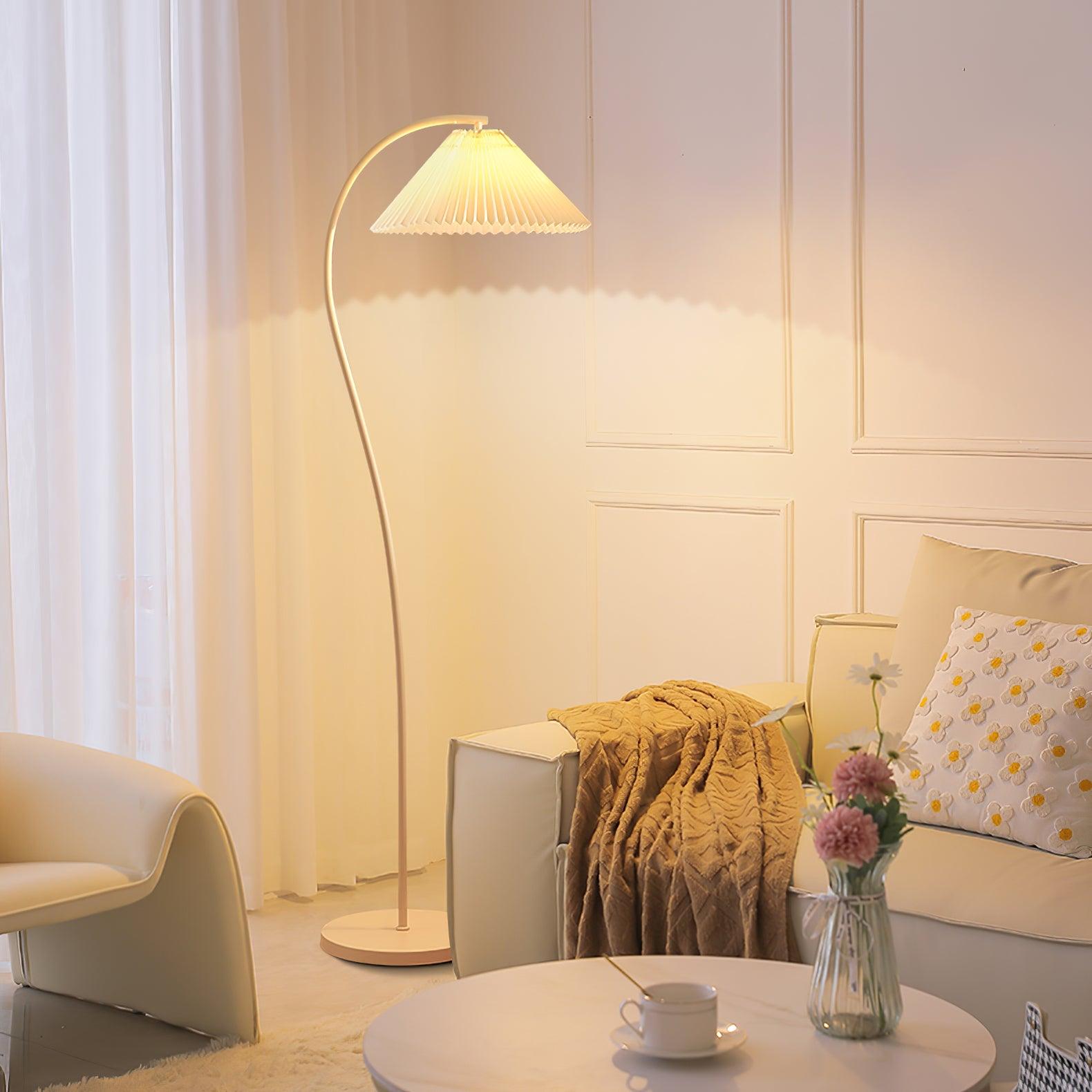 Crescini weiche, plissierte Stehlampe