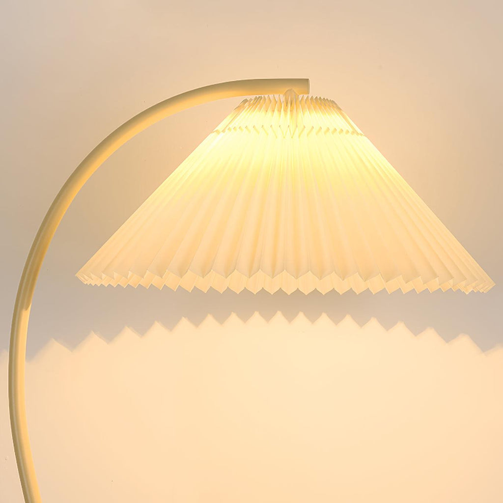 Crescini weiche, plissierte Stehlampe