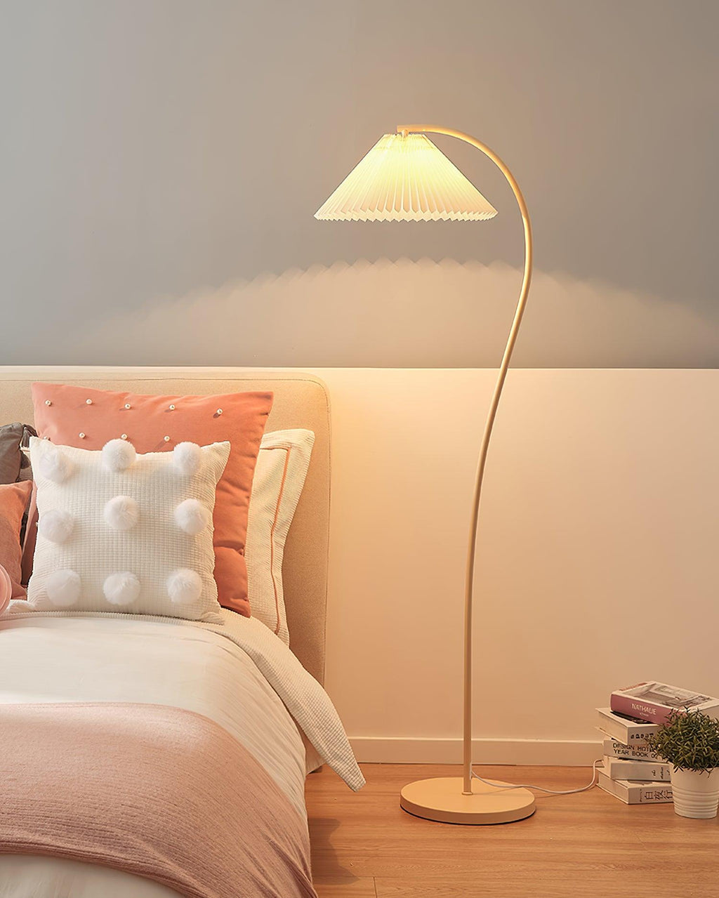 Crescini weiche, plissierte Stehlampe