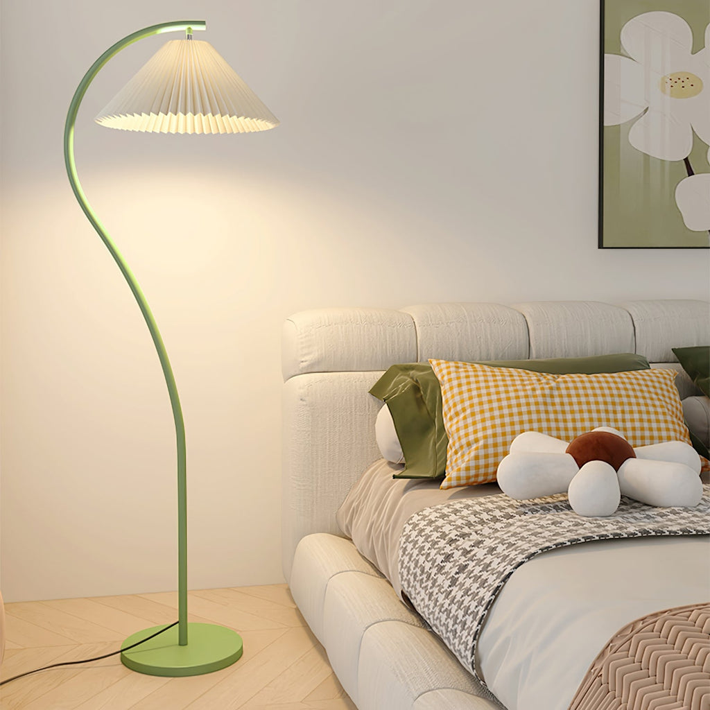 Crescini weiche, plissierte Stehlampe