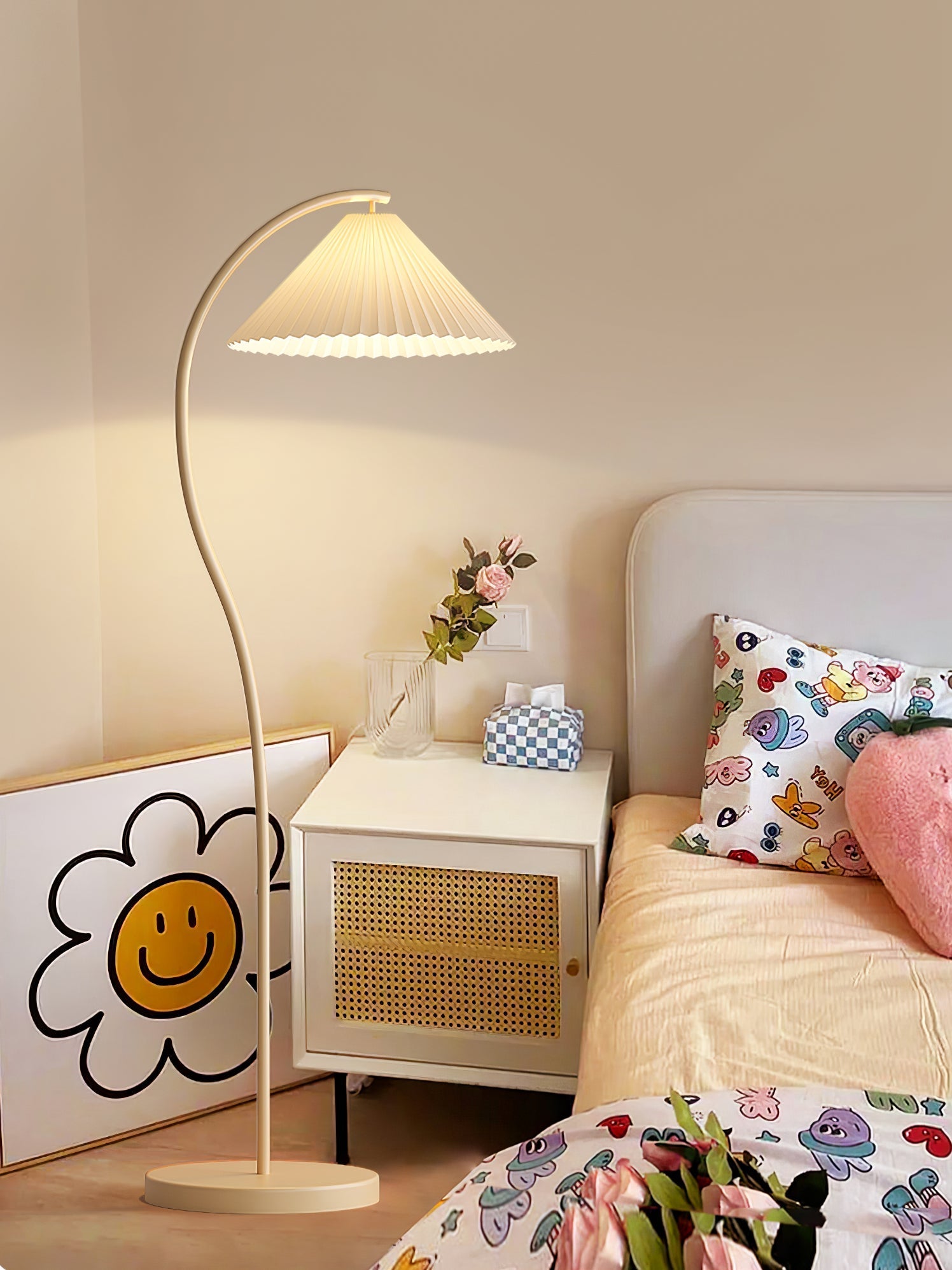 Crescini weiche, plissierte Stehlampe