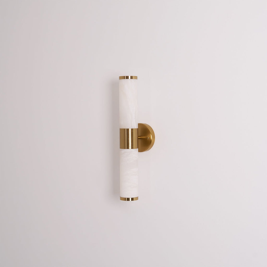 Kaia vegglampe i alabast, minimalistisk design, diameter på 8cm