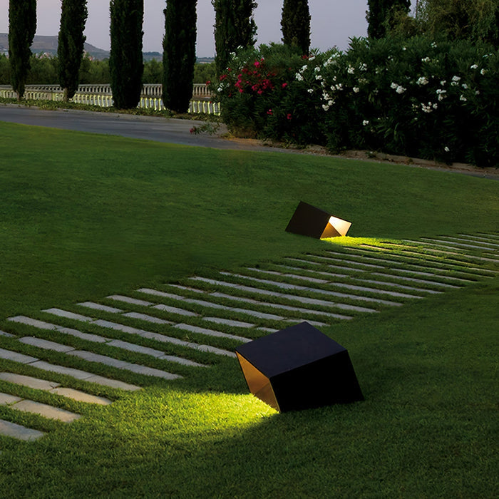 Novae Solar Cube Garden Light For Small Outdoor Spaces by Orntli