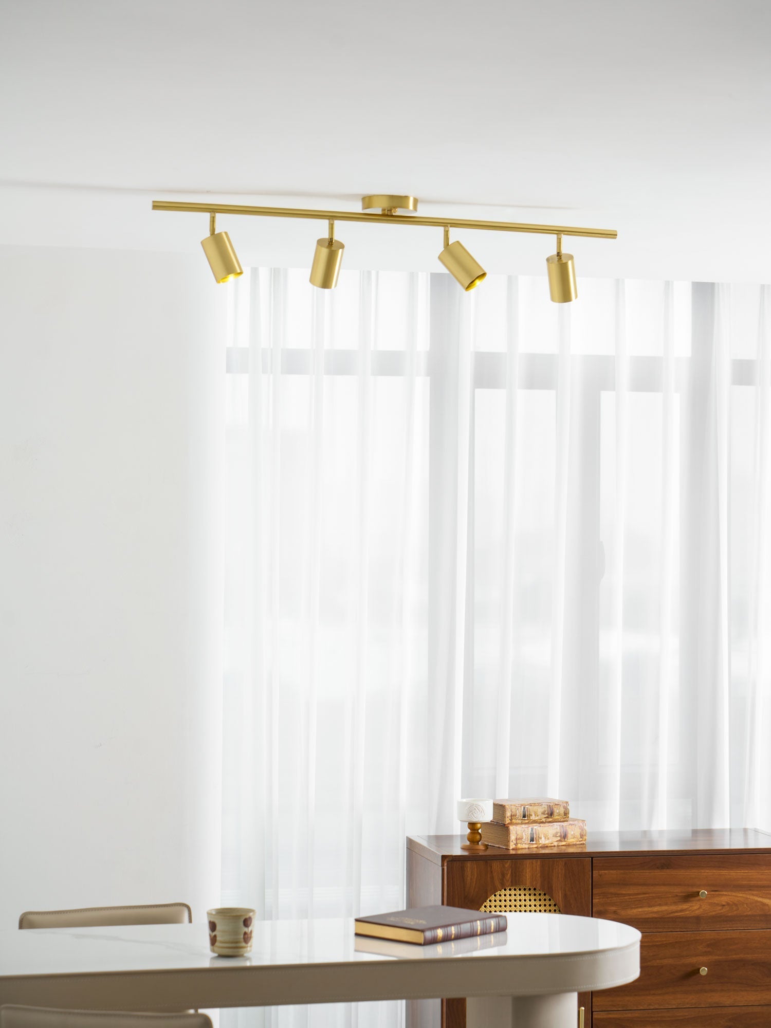 Lampada da soffitto cilindrica in ottone — lunghezza della sospensione regolabile