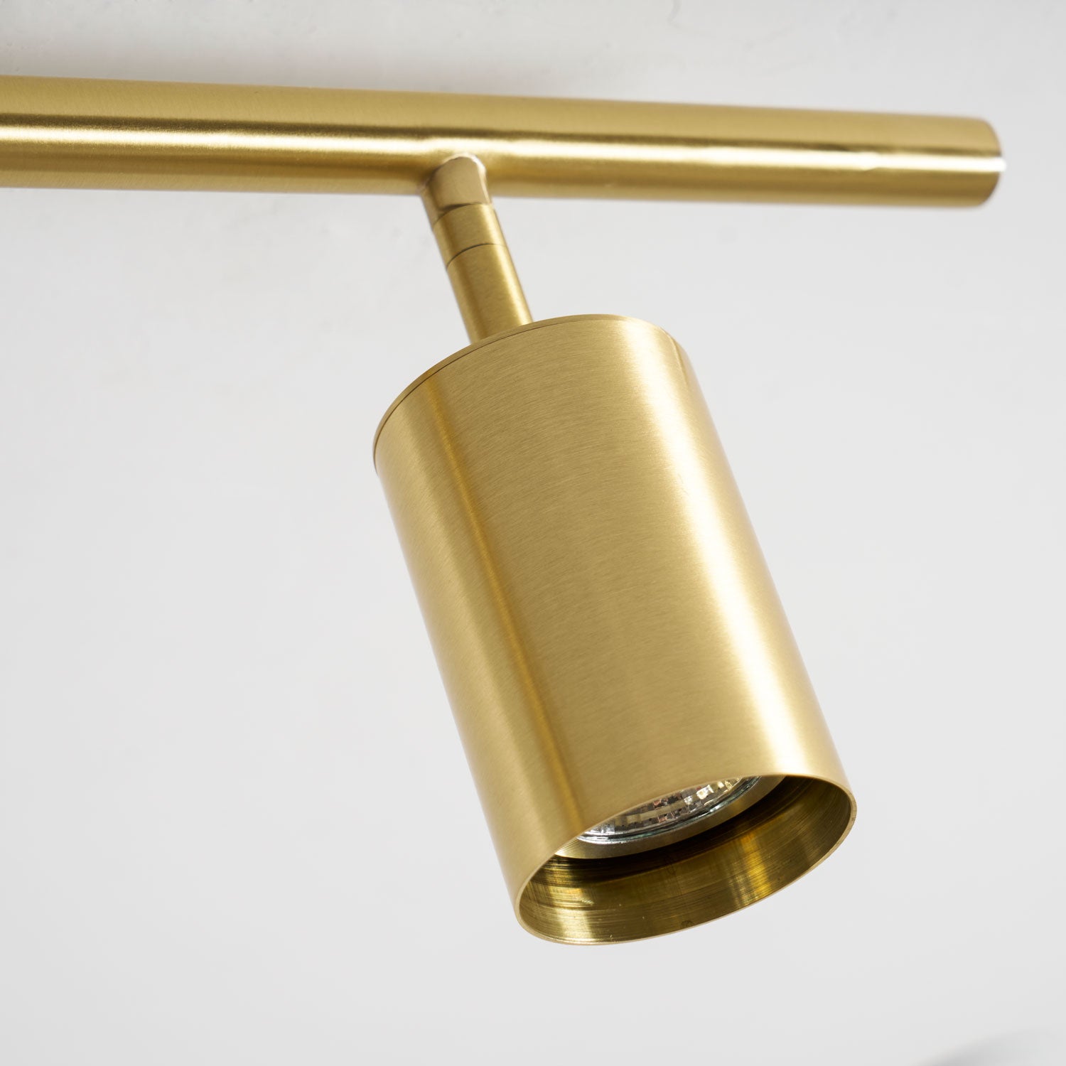 Lampada da soffitto cilindrica in ottone — lunghezza della sospensione regolabile