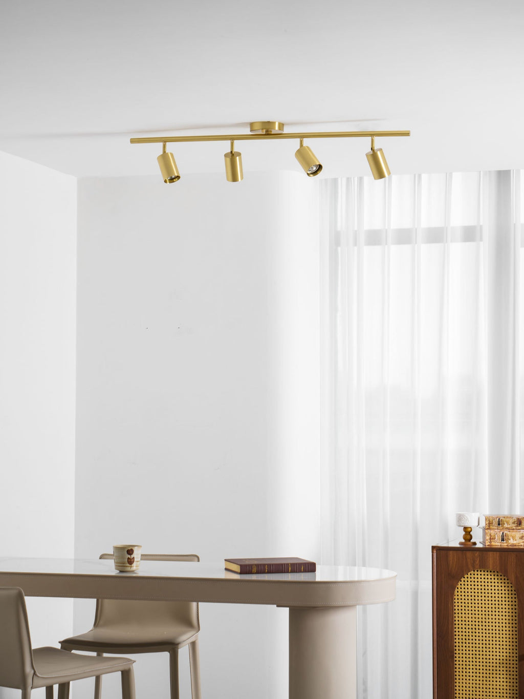 Lampada da soffitto cilindrica in ottone — lunghezza della sospensione regolabile