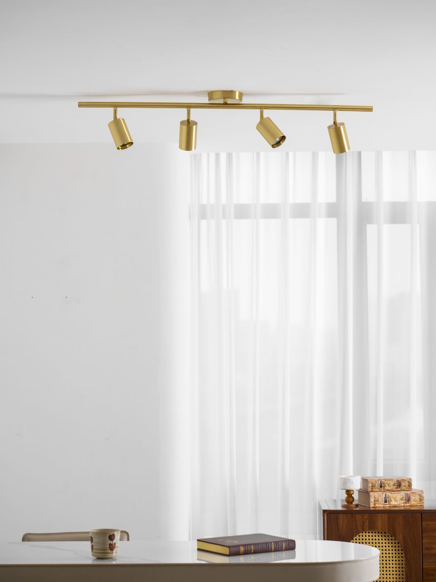 Lampada da soffitto cilindrica in ottone — lunghezza della sospensione regolabile
