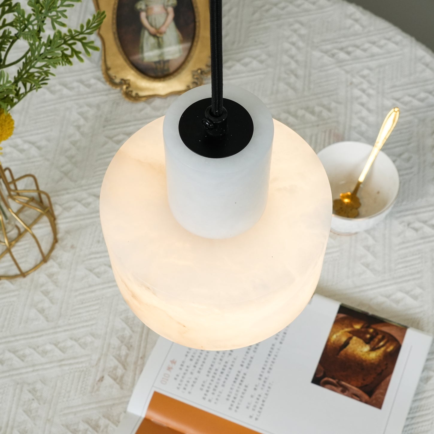 Handgeschnitzte Alabaster-Pendelleuchte Cyls