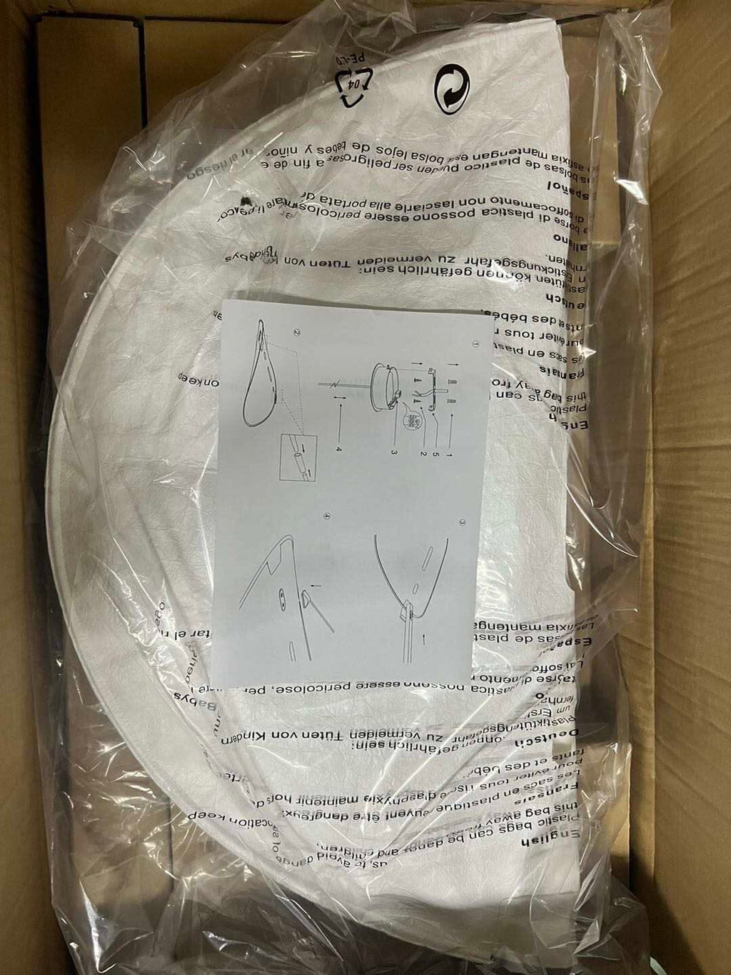 Astra-Blatt-Kronleuchter für moderne Wohnräume elegant