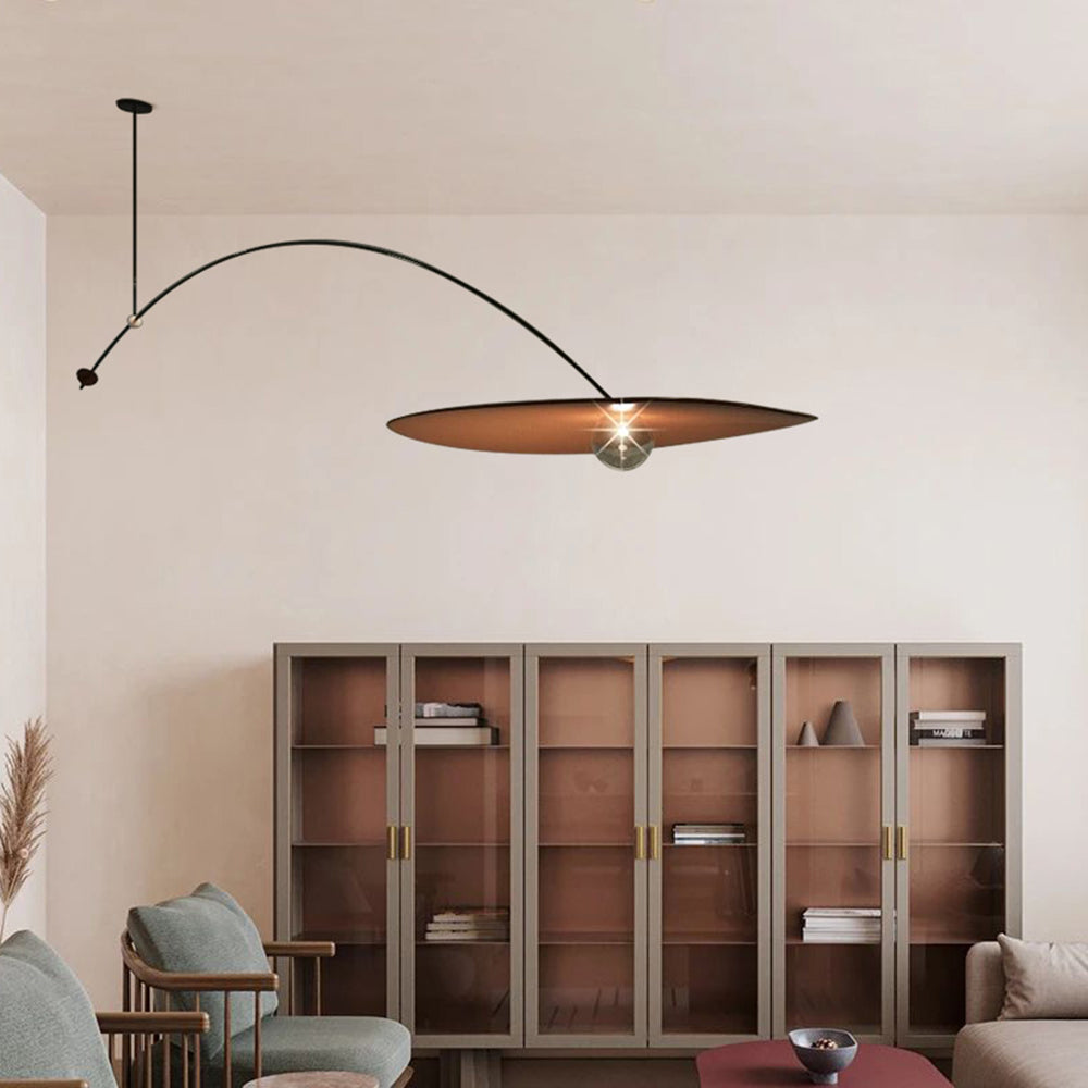 Suspension métallique Arisha — Design minimaliste en forme de feuille de lotus, noir/or, ampoule LED incluse
