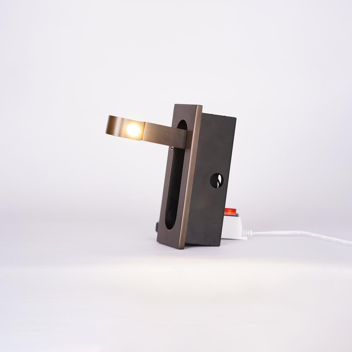 Lampada da lettura LED moderna da comodino — Interruttore a pressione nascosto