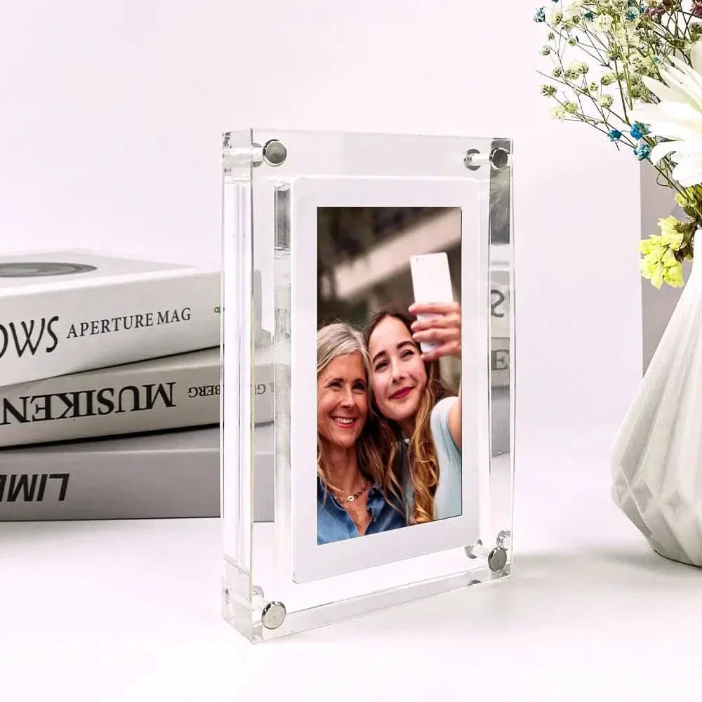 Digitální fotorámeček LumaFrame s 5–7palcovým IPS displejem, vestavěnou baterií a kapacitou 4 GB pro domácnost