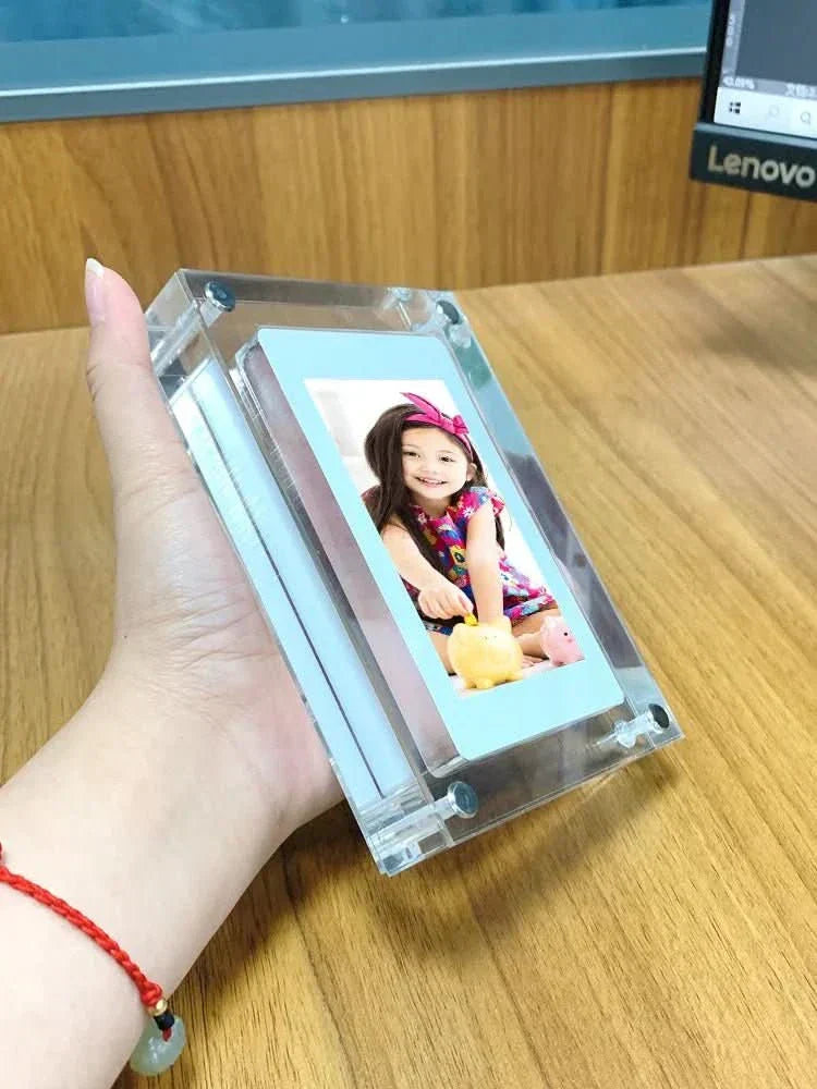 Digitální fotorámeček LumaFrame s 5–7palcovým IPS displejem, vestavěnou baterií a kapacitou 4 GB pro domácnost