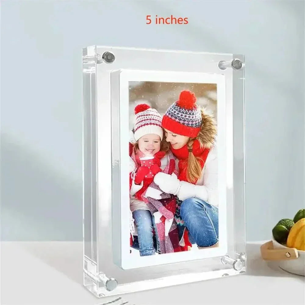 Digitální fotorámeček LumaFrame s 5–7palcovým IPS displejem, vestavěnou baterií a kapacitou 4 GB pro domácnost