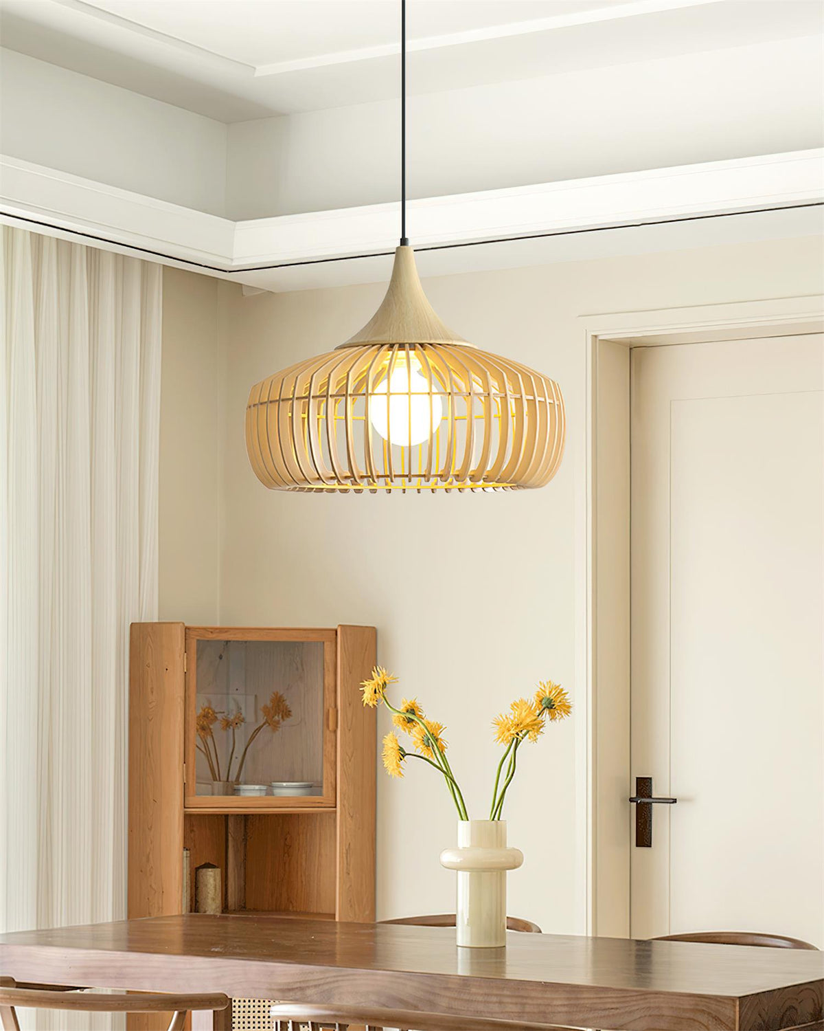 Hängende Deckenlampe Zivora aus natürlichem Bambus und Rattan