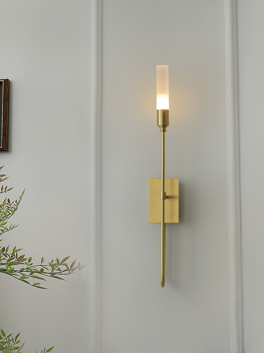 Nástěnné svítidlo s dvojitou šipkou — symetrický design se dvěma světly