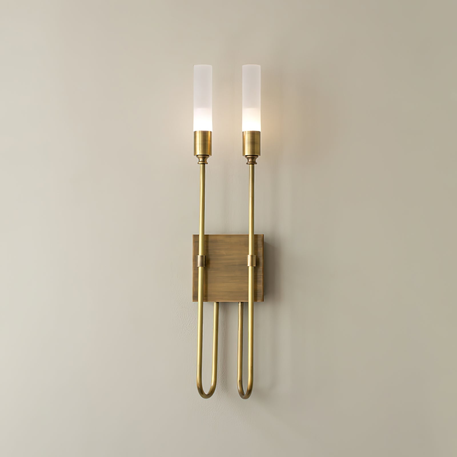 Double Arrow Wall Sconce - Vakkerlight