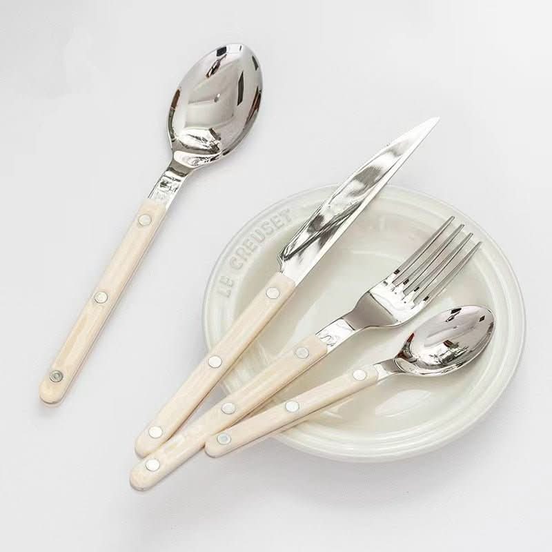 NovaLuxe 24-teiliges Besteckset aus Edelstahl mit Gravur