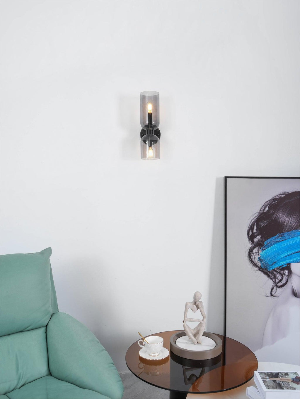 Edie moderne vegglampe – skulpturelt søyledesign, varm belysning