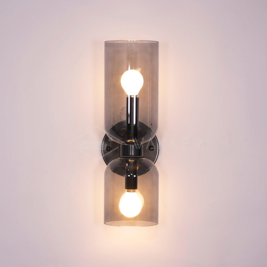 Edie moderne vegglampe – skulpturelt søyledesign, varm belysning