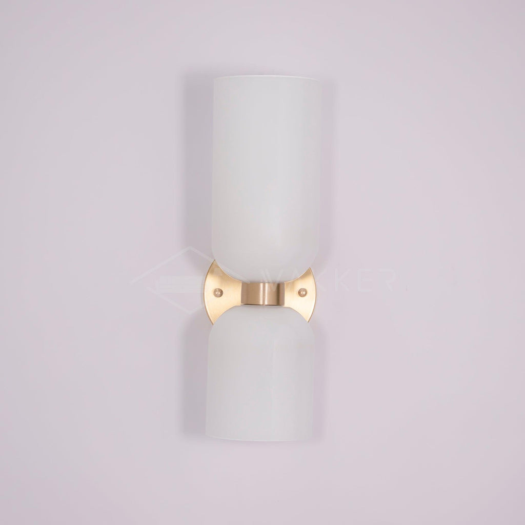 Edie moderne vegglampe – skulpturelt søyledesign, varm belysning