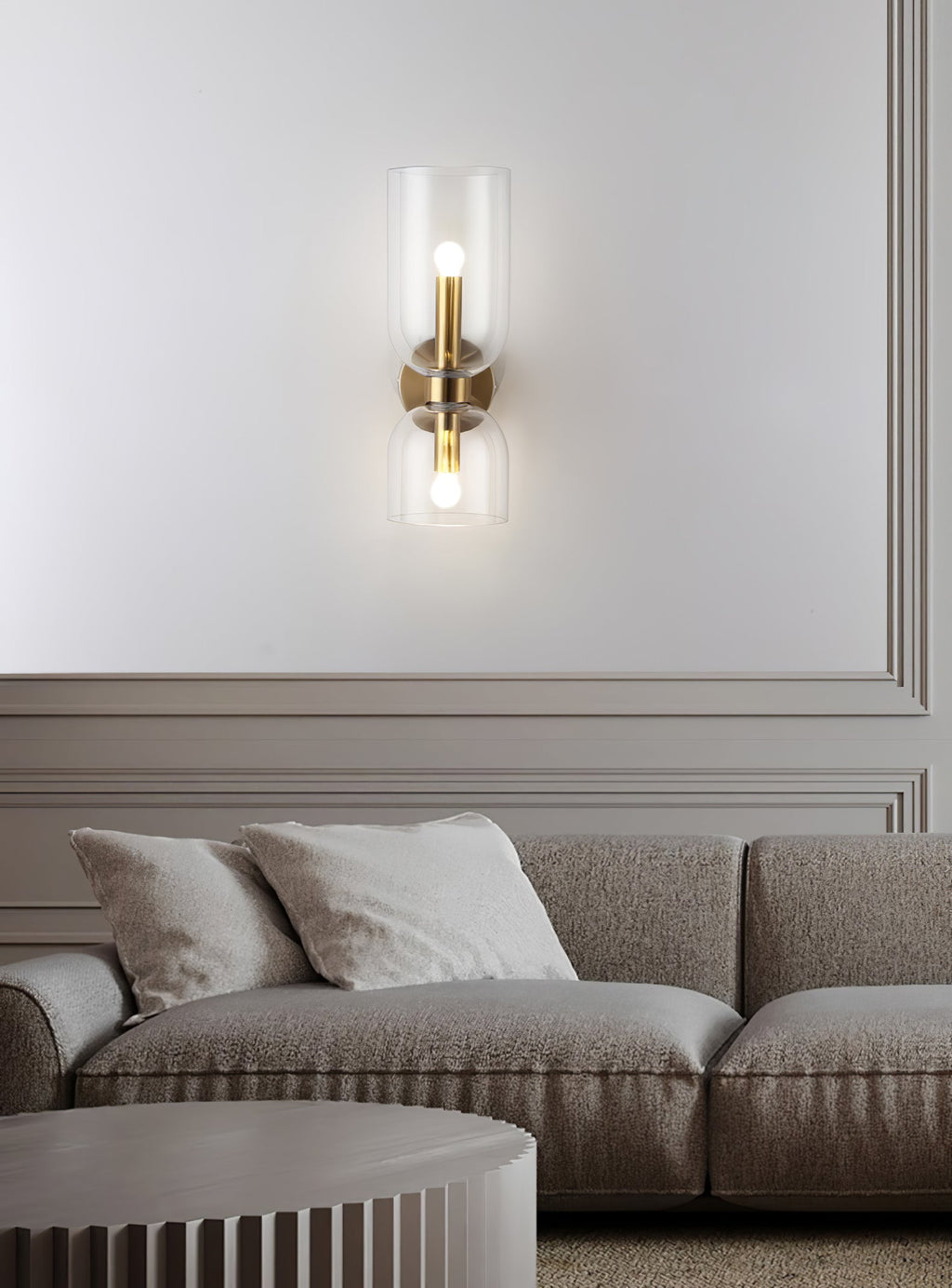 Edie moderne vegglampe – skulpturelt søyledesign, varm belysning