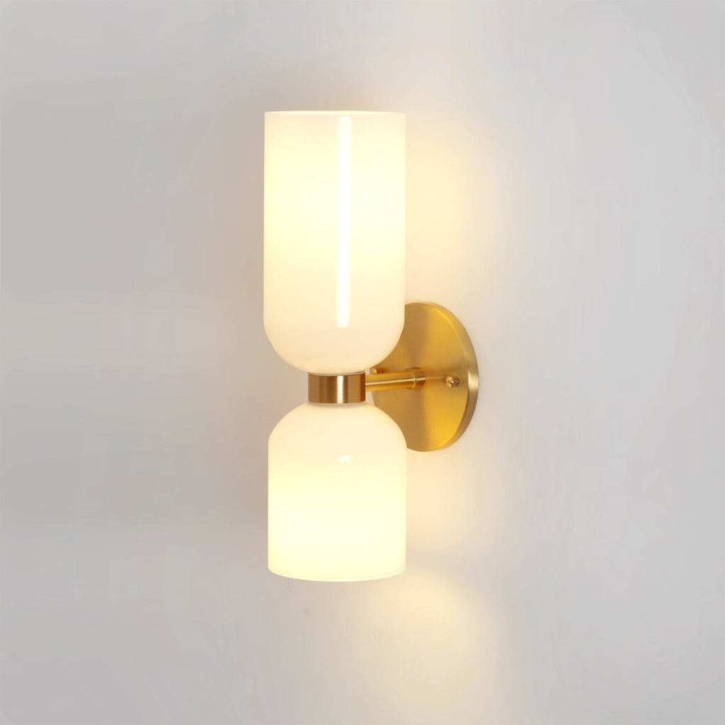 Edie moderne vegglampe – skulpturelt søyledesign, varm belysning