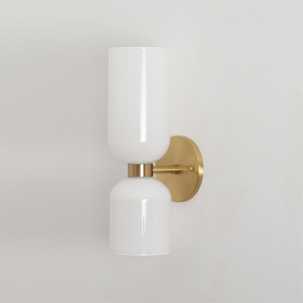 Edie moderne vegglampe – skulpturelt søyledesign, varm belysning