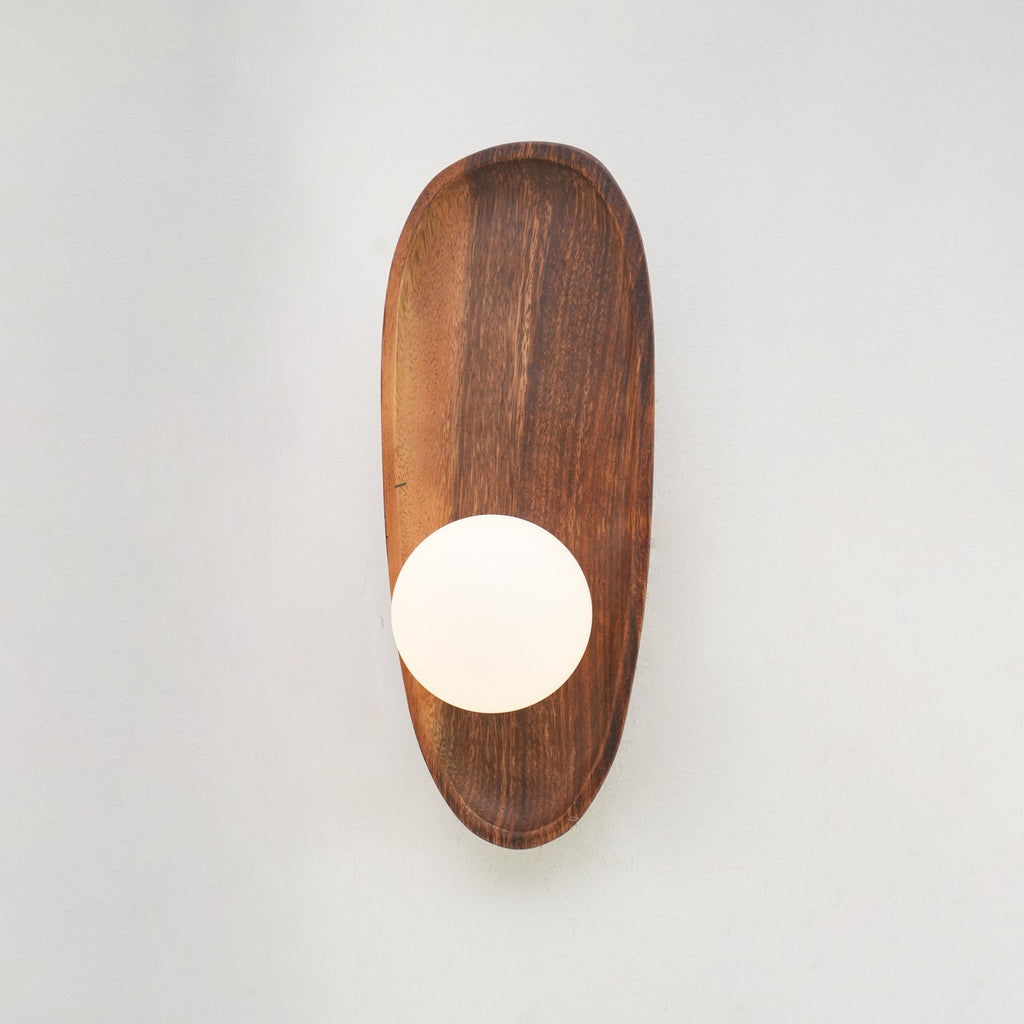 Nástěnné svítidlo Eivor — minimalistická silueta, měkké ambientní osvětlení