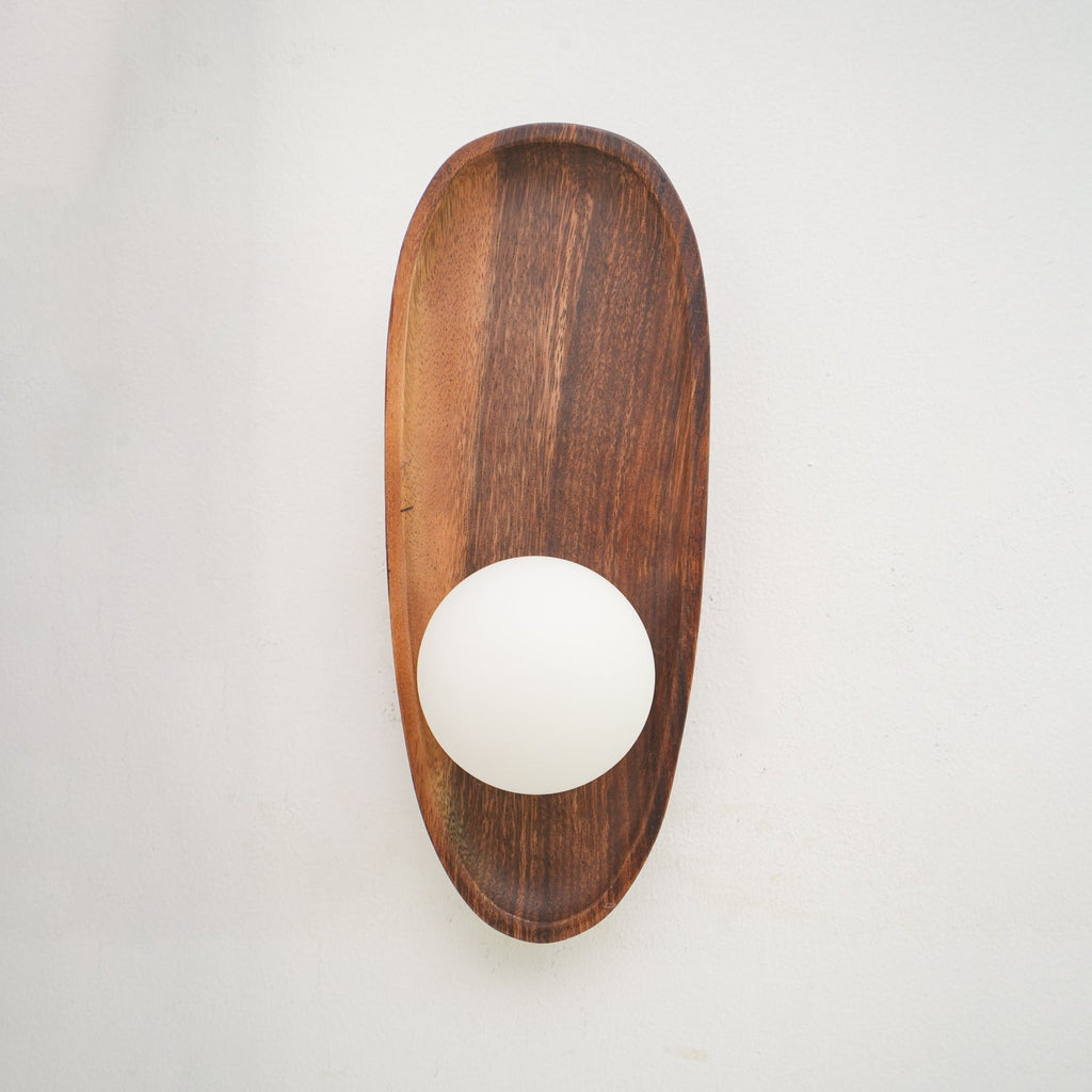Nástěnné svítidlo Eivor — minimalistická silueta, měkké ambientní osvětlení