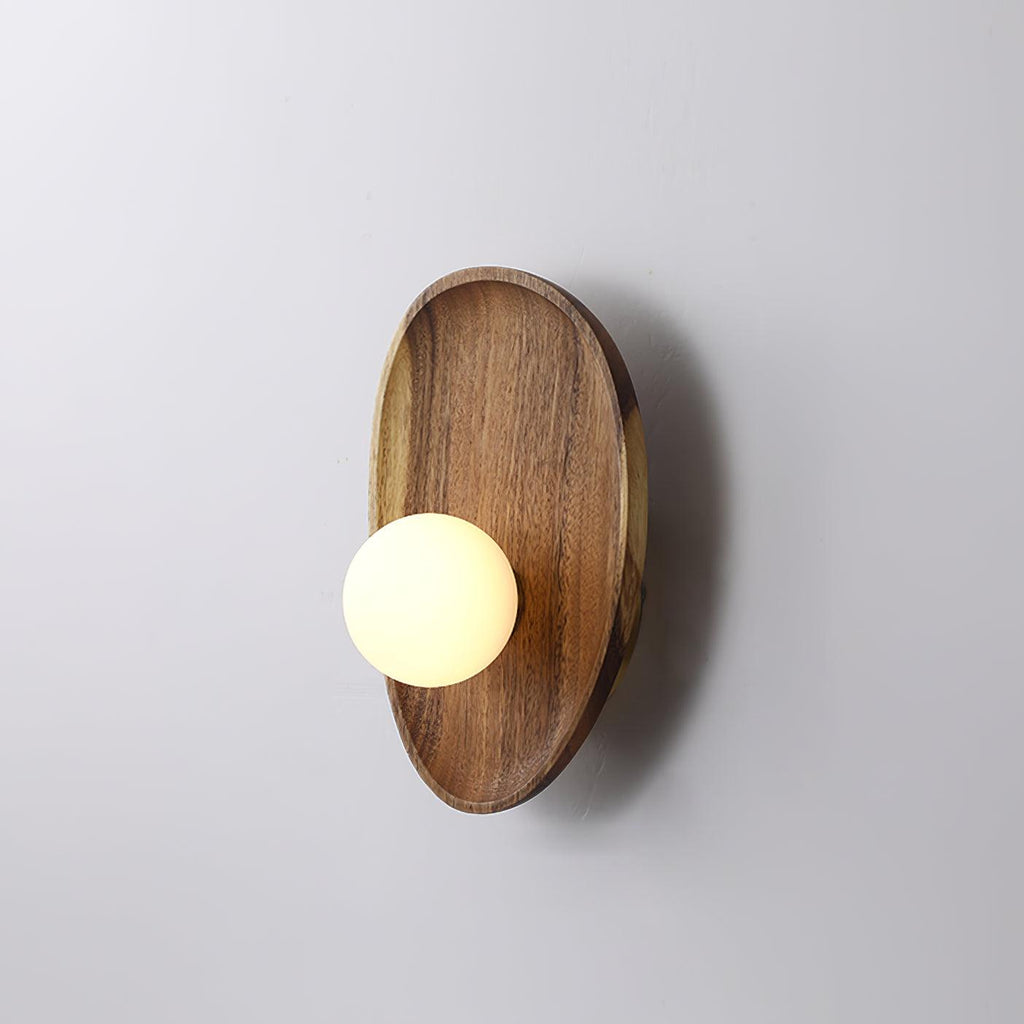 Nástěnné svítidlo Eivor — minimalistická silueta, měkké ambientní osvětlení