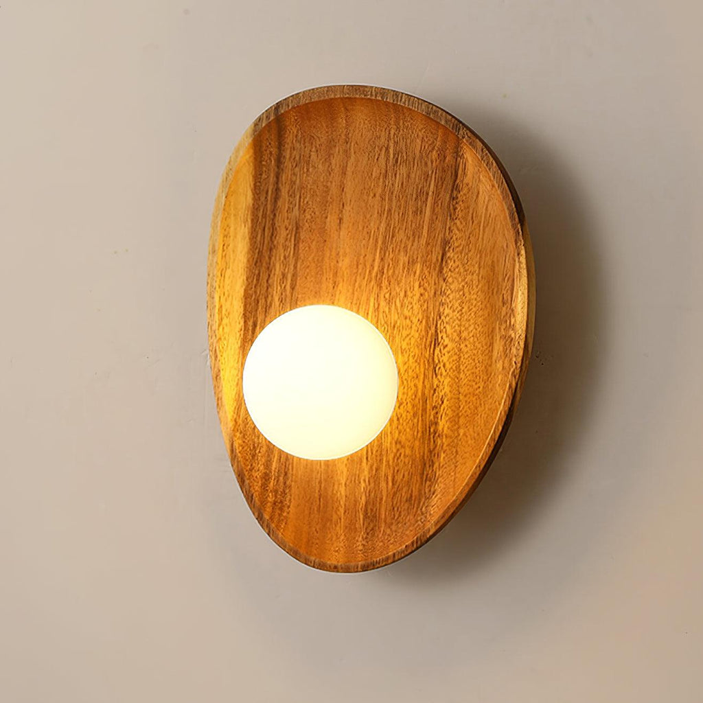 Nástěnné svítidlo Eivor — minimalistická silueta, měkké ambientní osvětlení