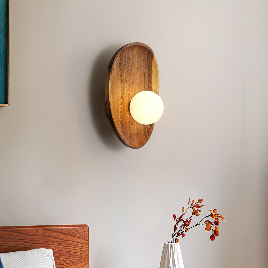 Nástěnné svítidlo Eivor — minimalistická silueta, měkké ambientní osvětlení