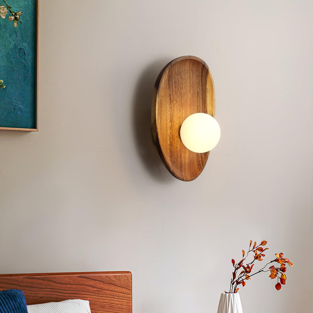 Nástěnné svítidlo Eivor — minimalistická silueta, měkké ambientní osvětlení